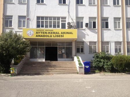 Okulumuz 1996-1997 Oğretim yılı itibarıyla M.E.B. Ortaoğretim Genel Müdürlüğünün 05.02.1996 tarih ve 1166 sayılı onayıyla Ayten-Kemal Akınal Anadolu Lisesi.