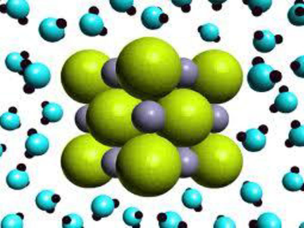 Хлор ионы в воде. NACL модель молекулы. Хлор молекула. Хлор фото молекулы.
