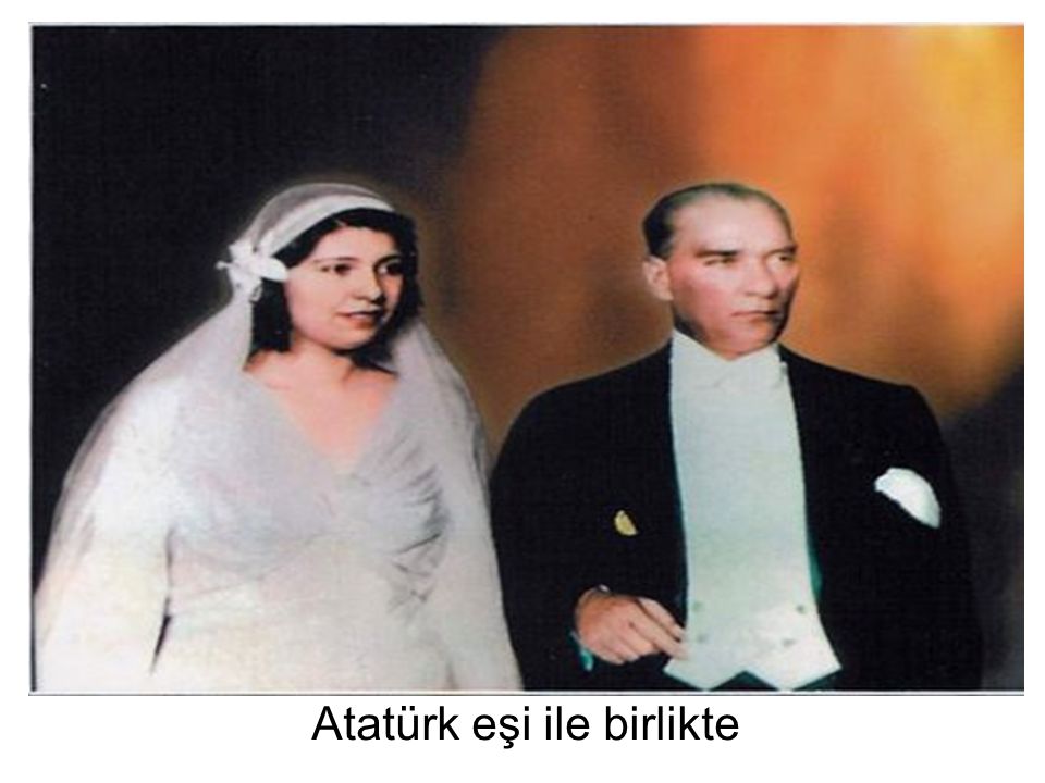 Atatürk eşi ile birlikte