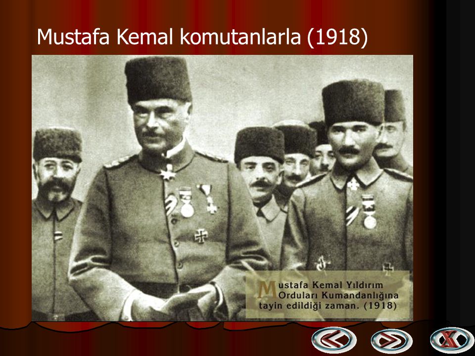 Mustafa Kemal komutanlarla (1918)
